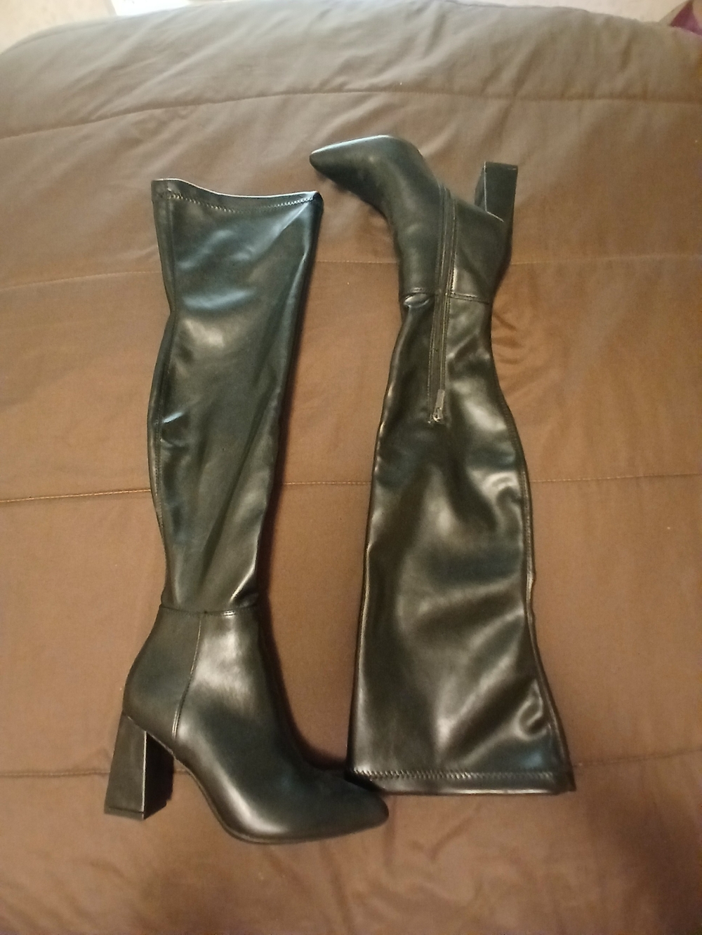 Black Knee-High Block Heel Women's Boots